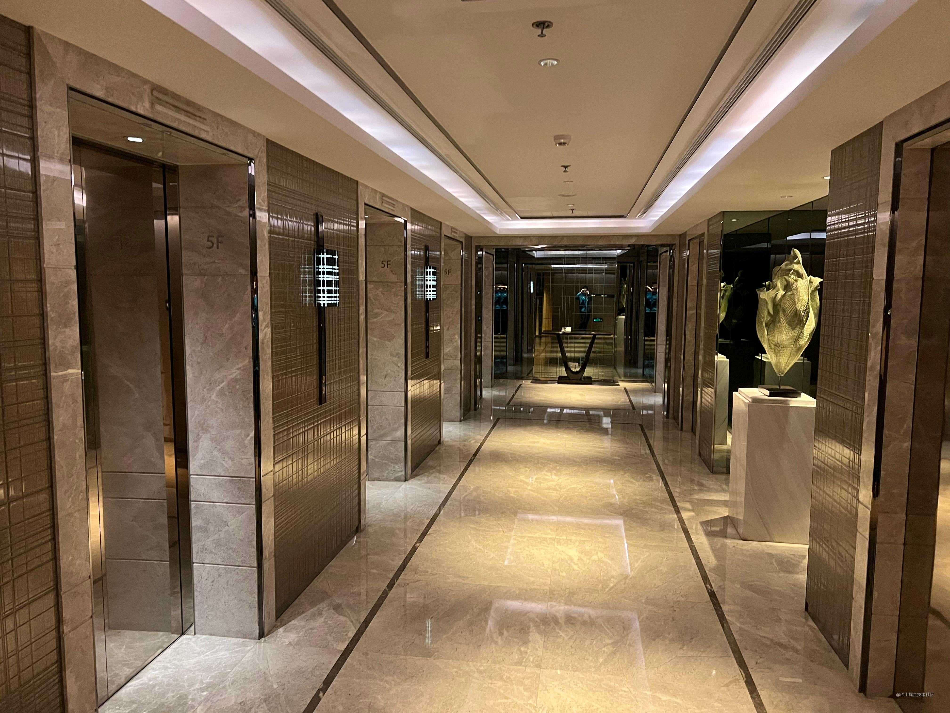酒店电梯厅.jpg