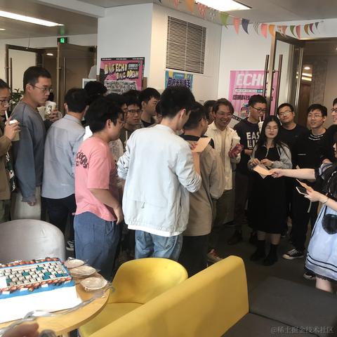 潮玩族于2021-10-22 21:14发布的图片