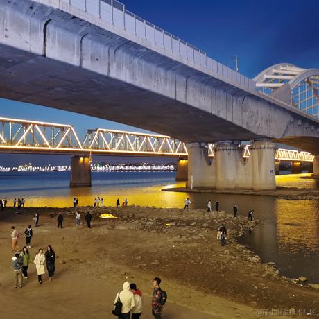 抱着乌龟看大海于2023-05-01 22:40发布的图片