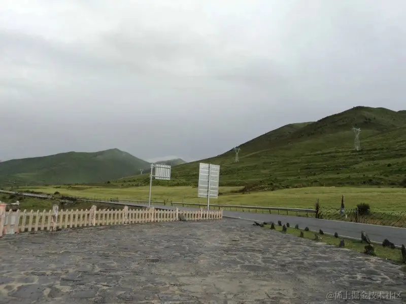 新都桥休息区.jpg