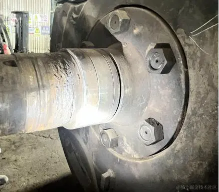 破碎机轴头磨损1.png